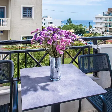 Ergina Home, Cozy 2 Bedroom Апартаменти