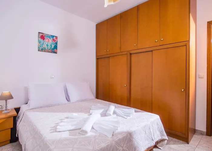 Ergina Home, Cozy 2 Bedroom Апартаменти *