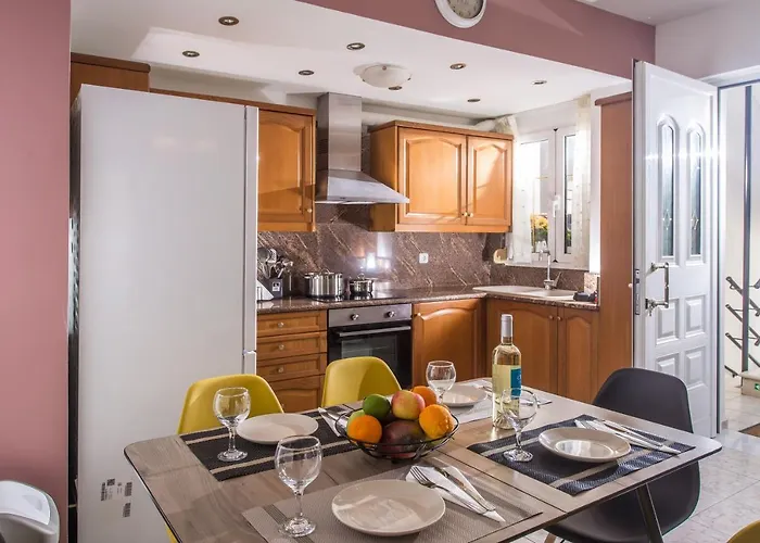 Ergina Home, Cozy 2 Bedroom Апартаменти